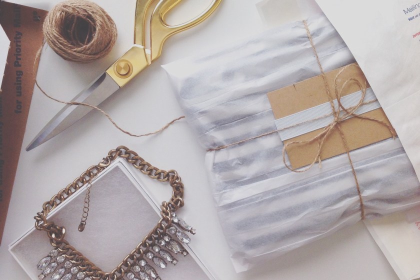 5 Shipping Tips for Poshmark